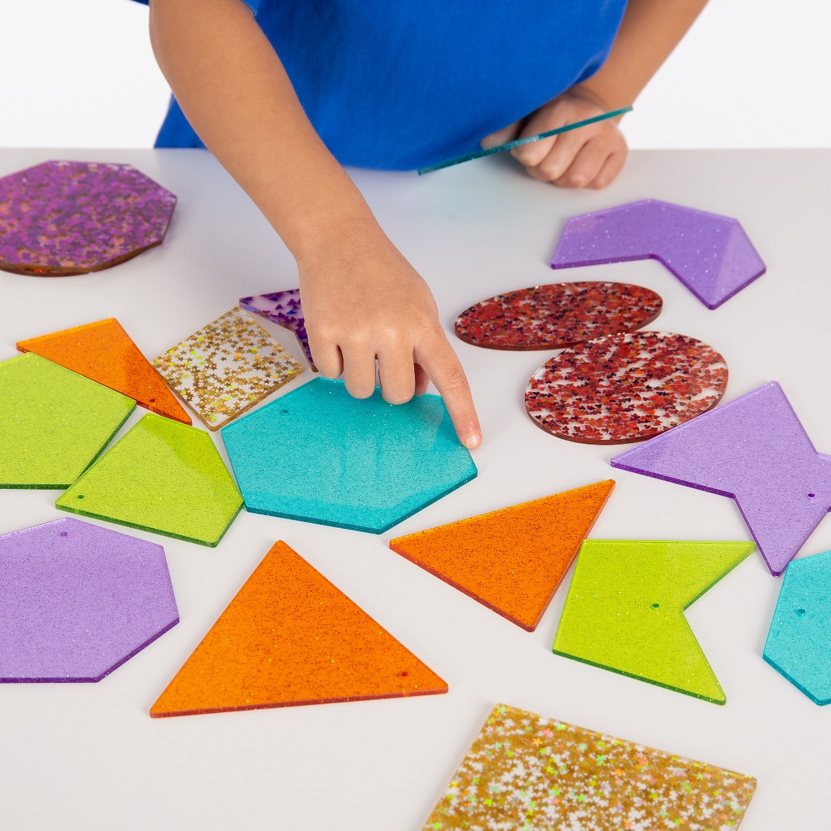 /r/a/rainbow_glitter_shapes_1020_72622_commotion_18_.jpg